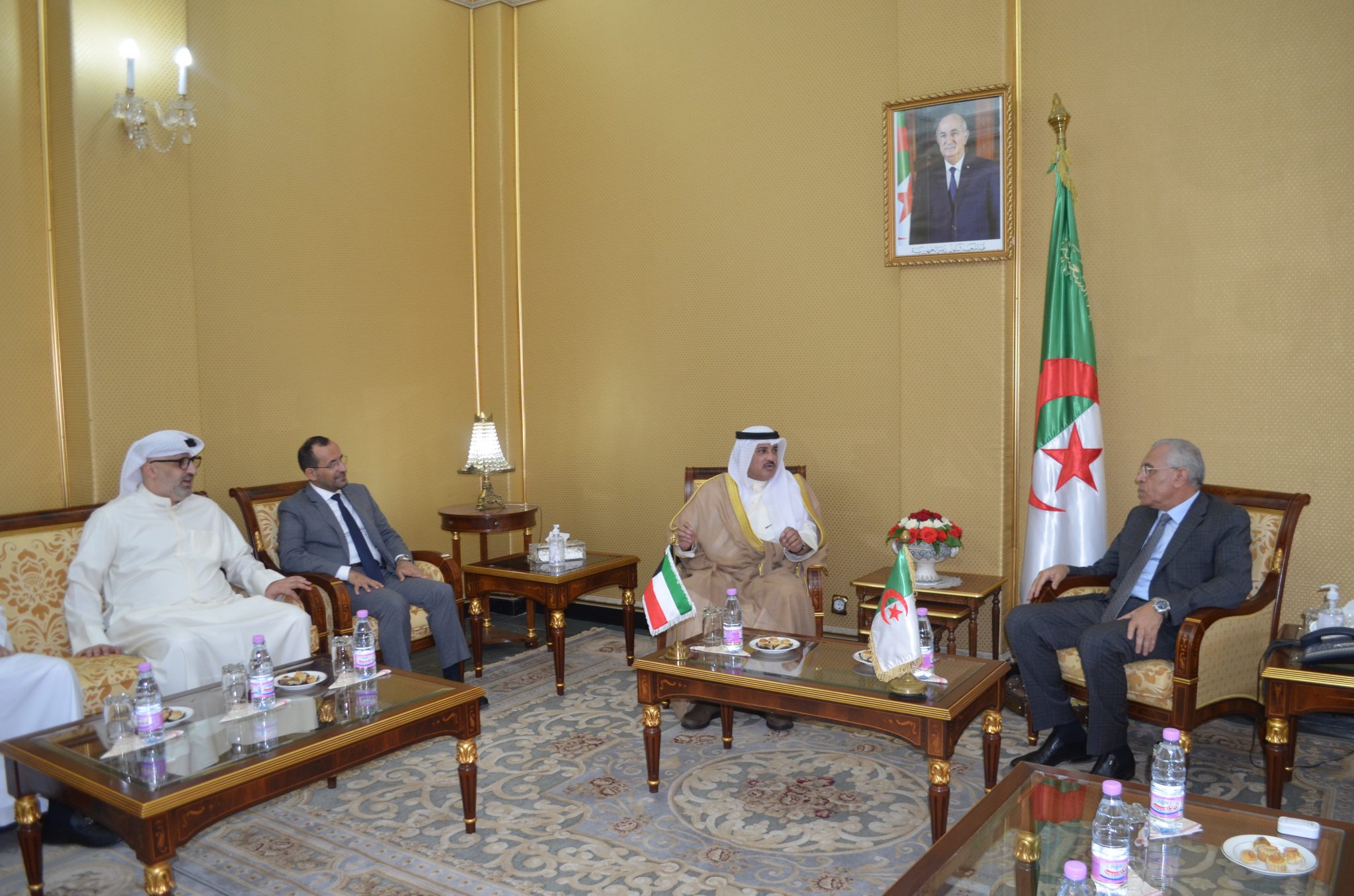 وزير العدل ووزير الدولة لشؤون تعزيز النزاهة بدولة الكويت في زيارة رسمية للجزائر بدعوة من نظيره الجزائري: